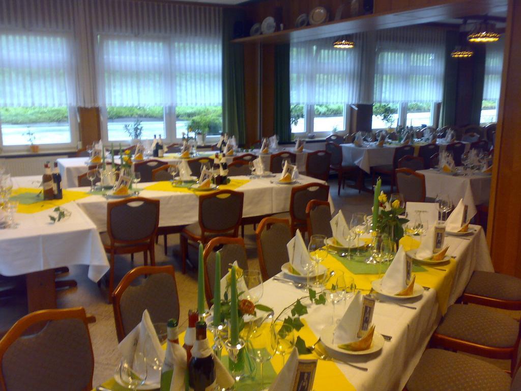 Hotel Deutsches Haus Francop Hamburg-Harburg Exteriör bild