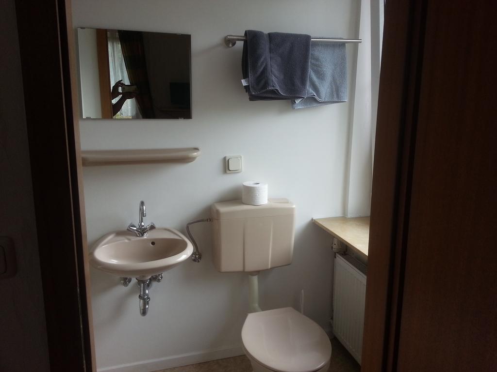 Hotel Deutsches Haus Francop Hamburg-Harburg Rum bild