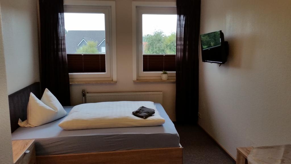 Hotel Deutsches Haus Francop Hamburg-Harburg Exteriör bild