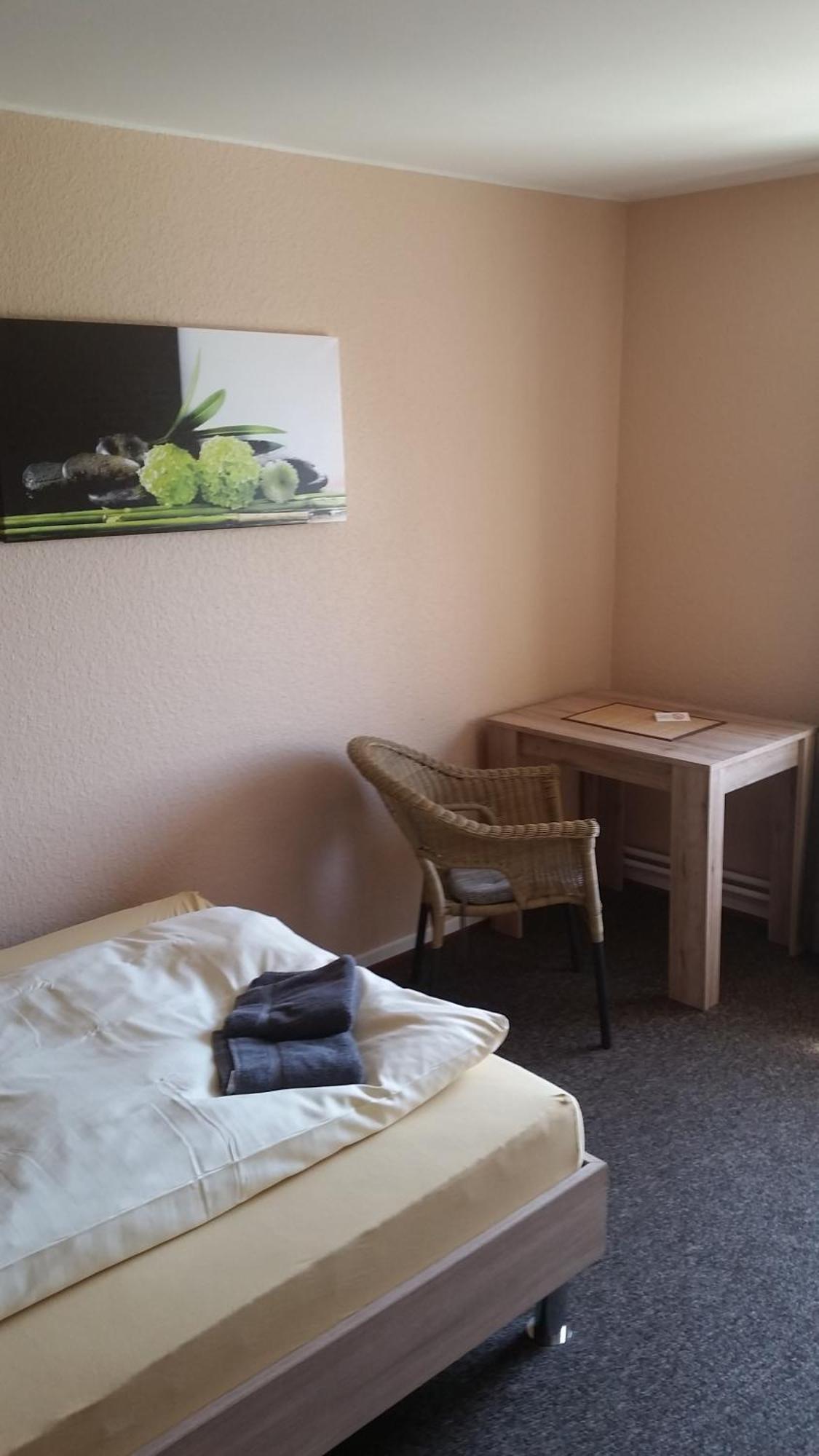 Hotel Deutsches Haus Francop Hamburg-Harburg Exteriör bild
