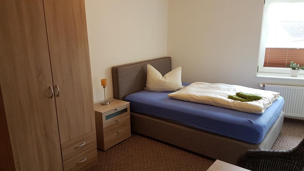 Hotel Deutsches Haus Francop Hamburg-Harburg Exteriör bild