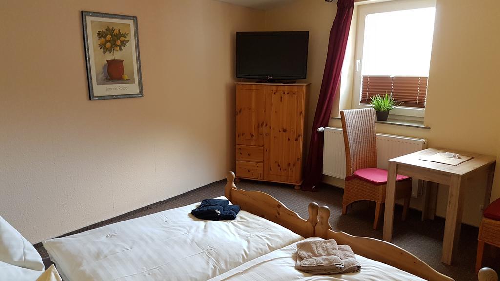 Hotel Deutsches Haus Francop Hamburg-Harburg Exteriör bild