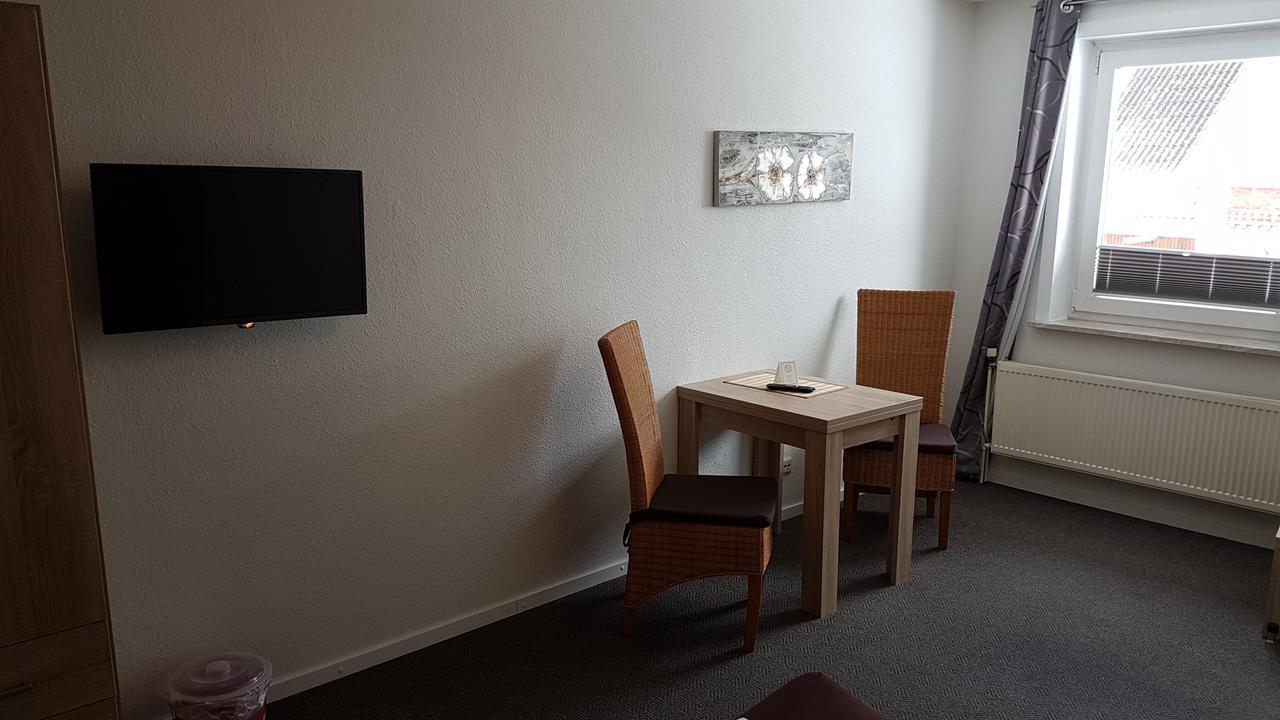 Hotel Deutsches Haus Francop Hamburg-Harburg Exteriör bild